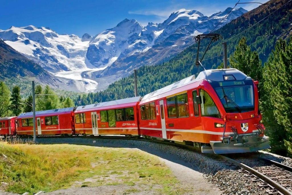 Bnbernina Express Dietro Al Trenino Rosso Tirano Extérieur photo